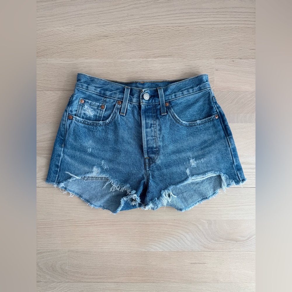 Levi’s 501 Shorts Women’s 25 Cutoffs Button Fly High Rise Distressed Festival